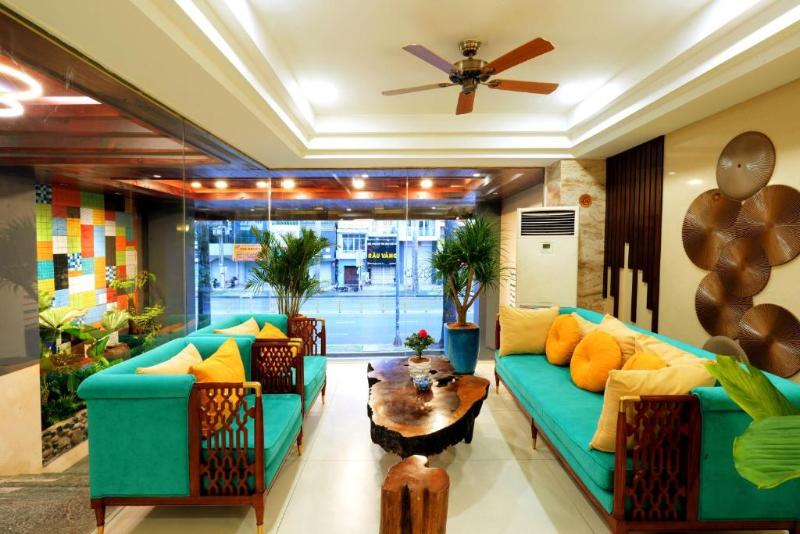 Happy Life Green Hotel image