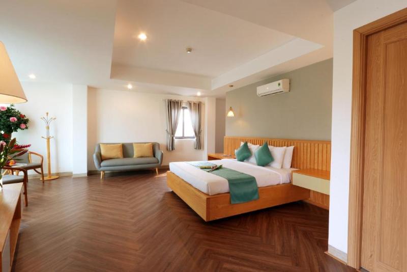 Happy Life Green Hotel image