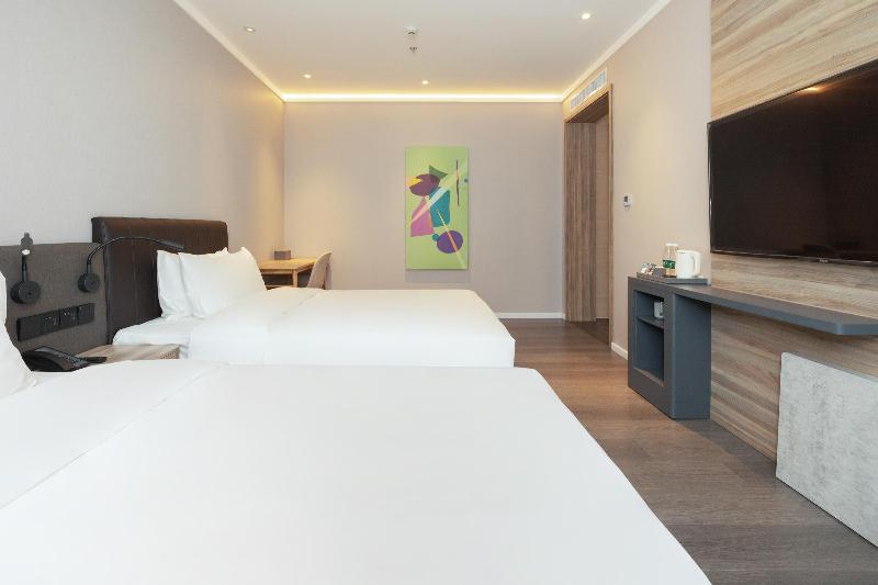 Hanting Premium Hotel Linfen Station Street image