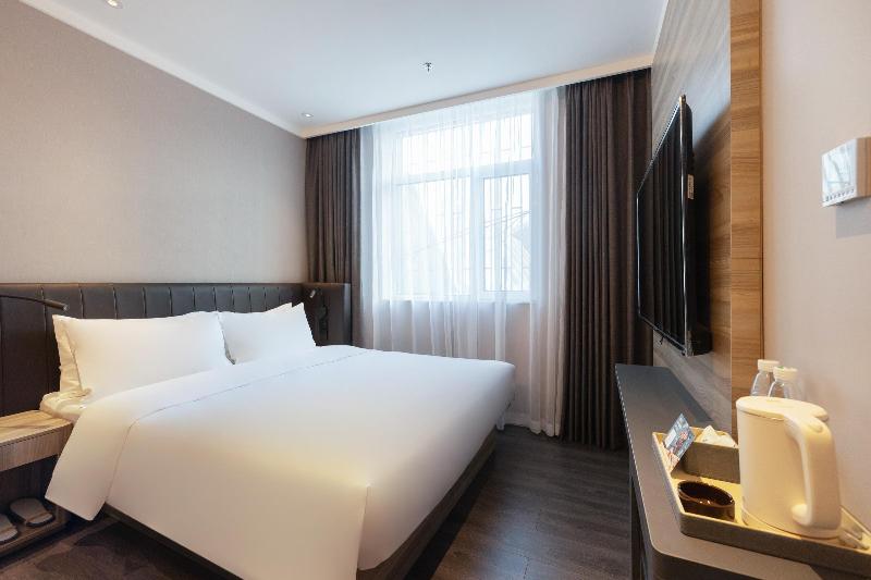 Hanting Premium Hotel Linfen Station Street image