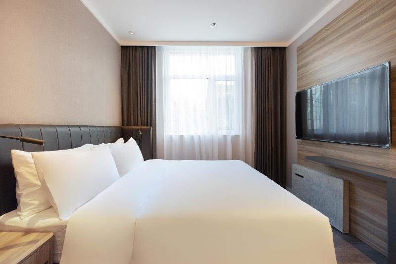 Hanting Premium Hotel Linfen Station Street image