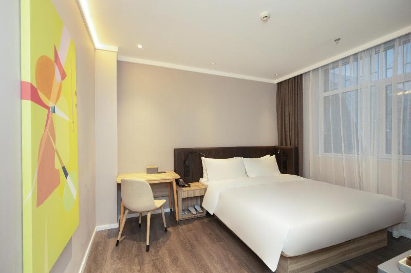 Hanting Premium Hotel Linfen Station Street image