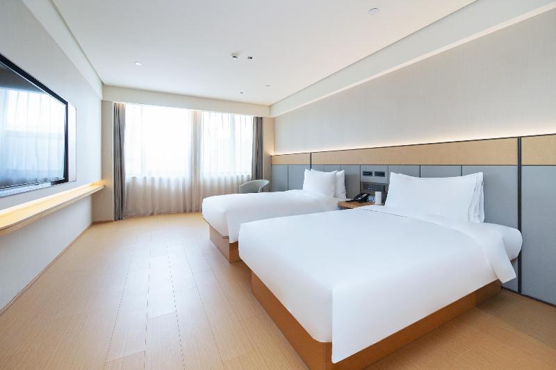 Ji Hotel Tongxiang South Qingfeng Road image
