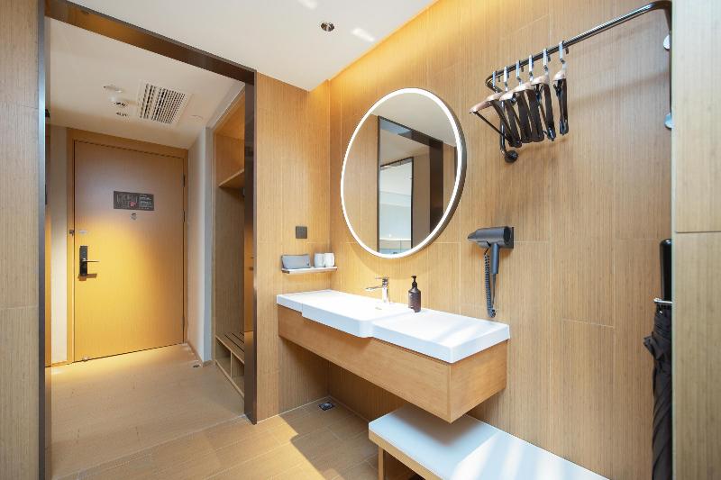 Ji Hotel Tongxiang South Qingfeng Road image