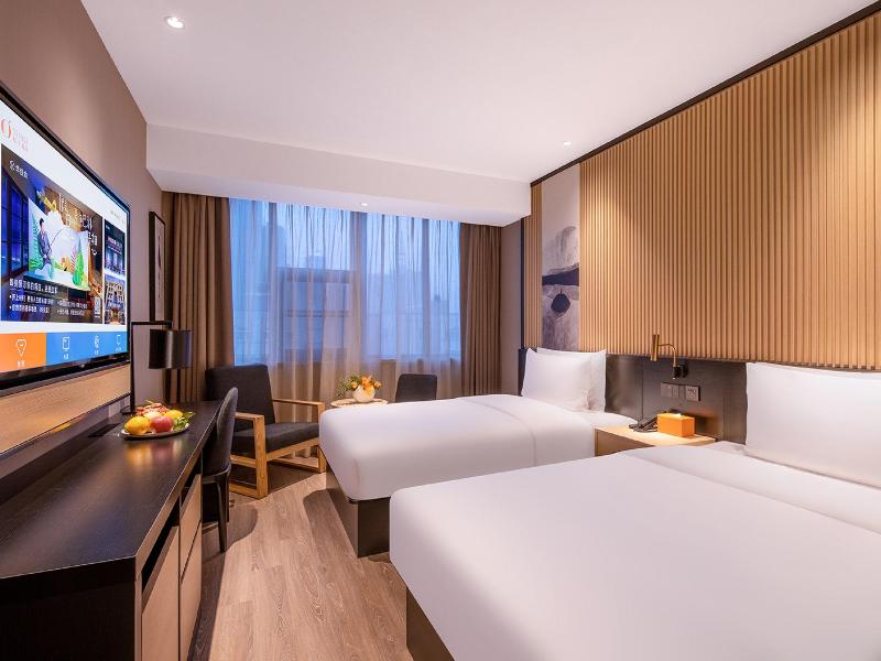 Orange Hotel Shenzhen Longhua Metro Station image