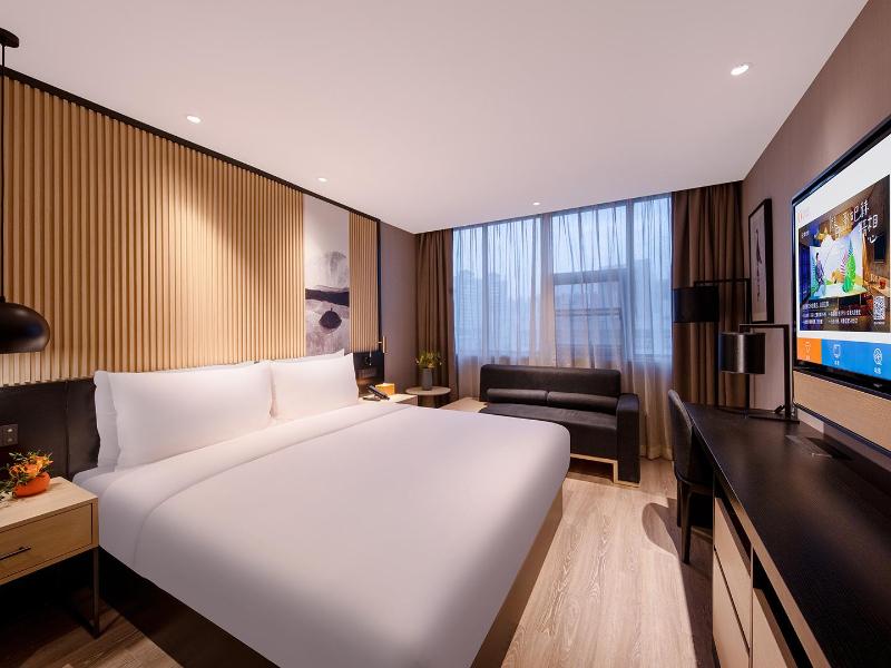 Orange Hotel Shenzhen Longhua Metro Station image