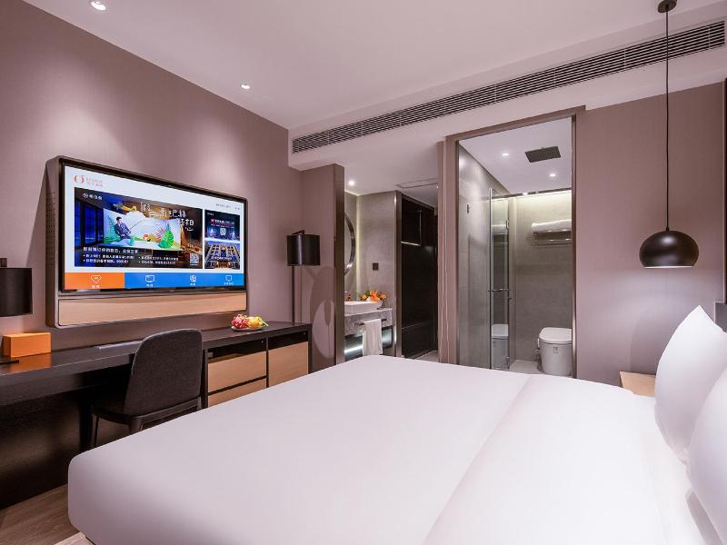 Orange Hotel Shenzhen Longhua Metro Station image