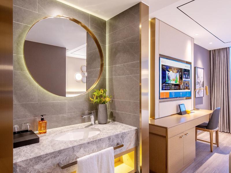 Orange Hotel Shenzhen Longhua Metro Station image