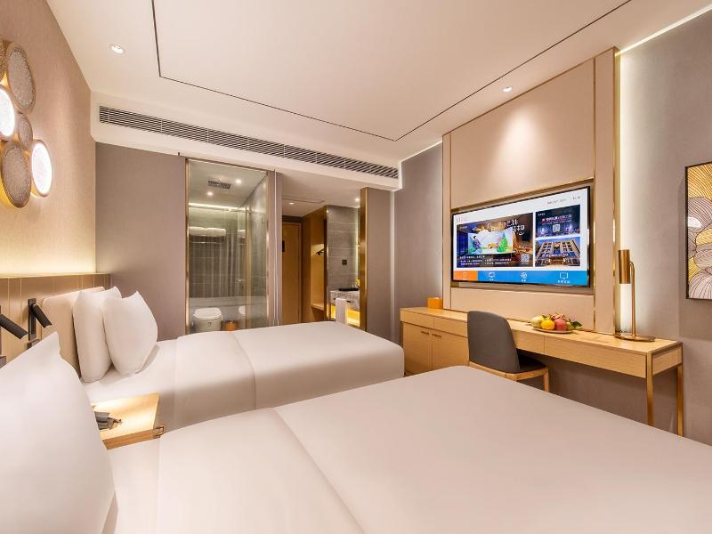 Orange Hotel Shenzhen Longhua Metro Station image