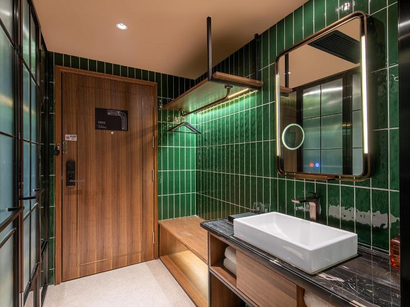 Orange Hotel Shenzhen Longhua Metro Station image