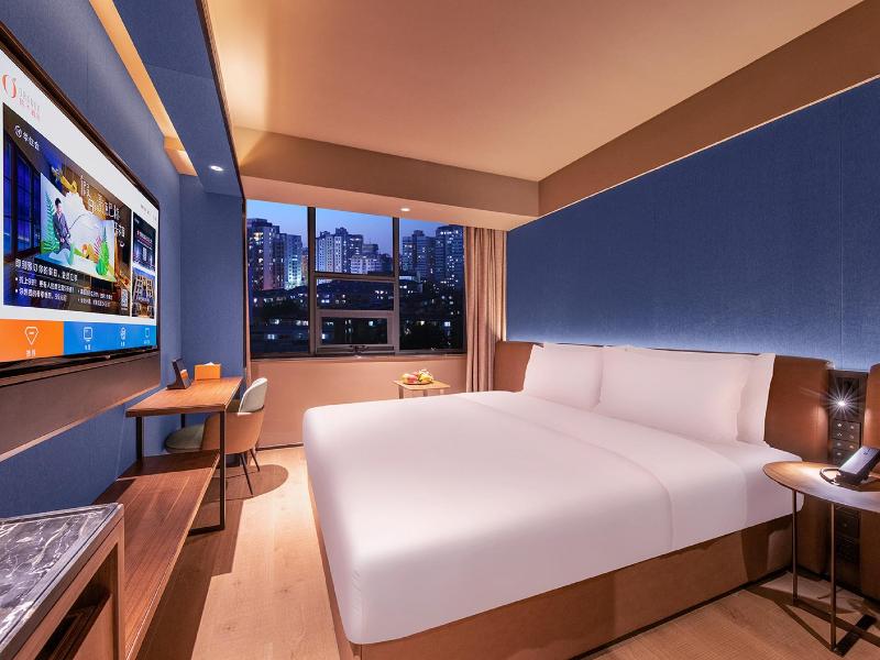 Orange Hotel Shenzhen Longhua Metro Station image