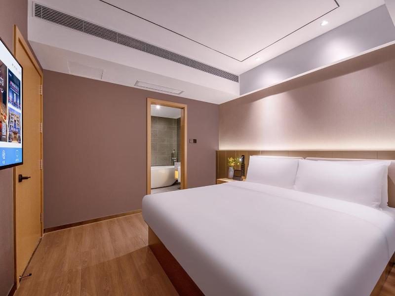 Orange Hotel Shenzhen Longhua Metro Station image