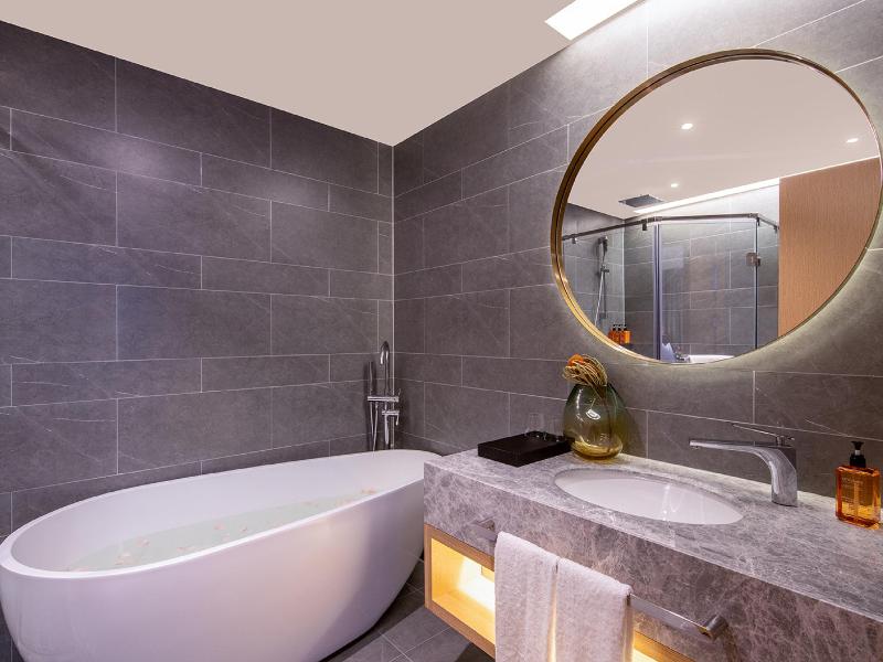 Orange Hotel Shenzhen Longhua Metro Station image