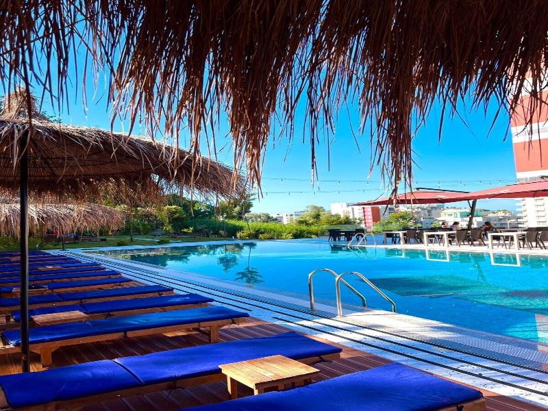 Padel Olivia's Hill Resort image
