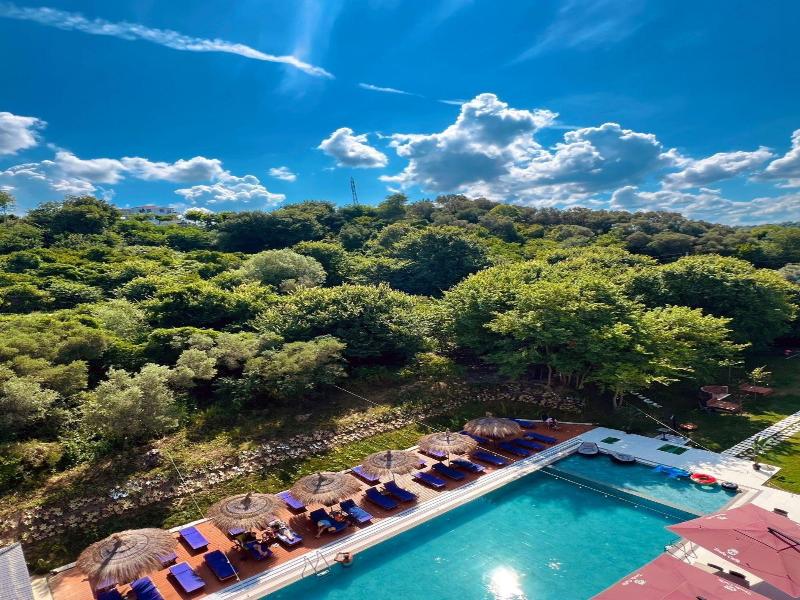 Padel Olivia's Hill Resort image