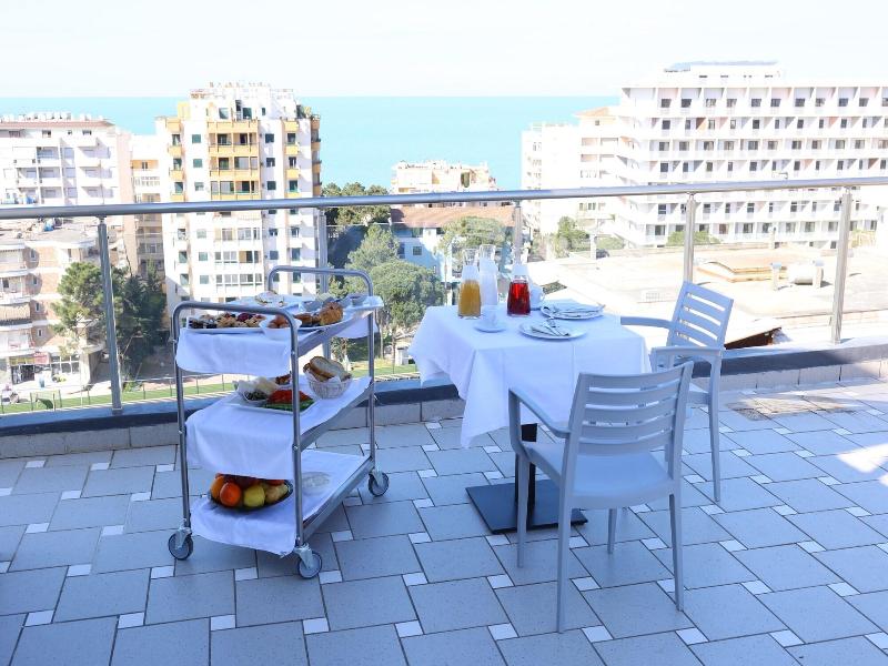 Padel Olivia's Hill Resort image