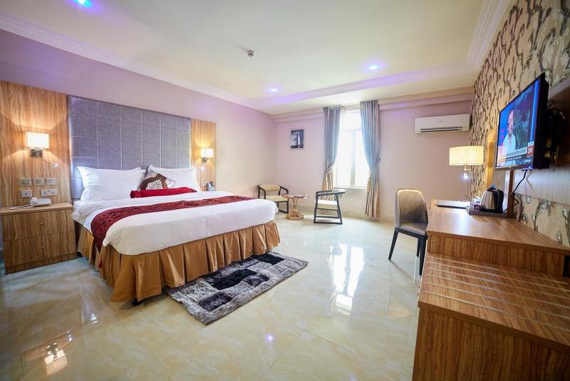 Corinthia Villa Hotel image