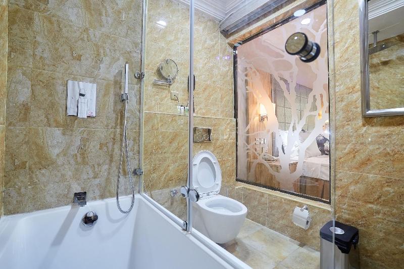Corinthia Villa Hotel image