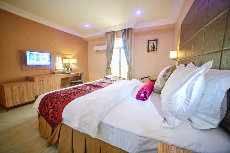 Corinthia Villa Hotel image