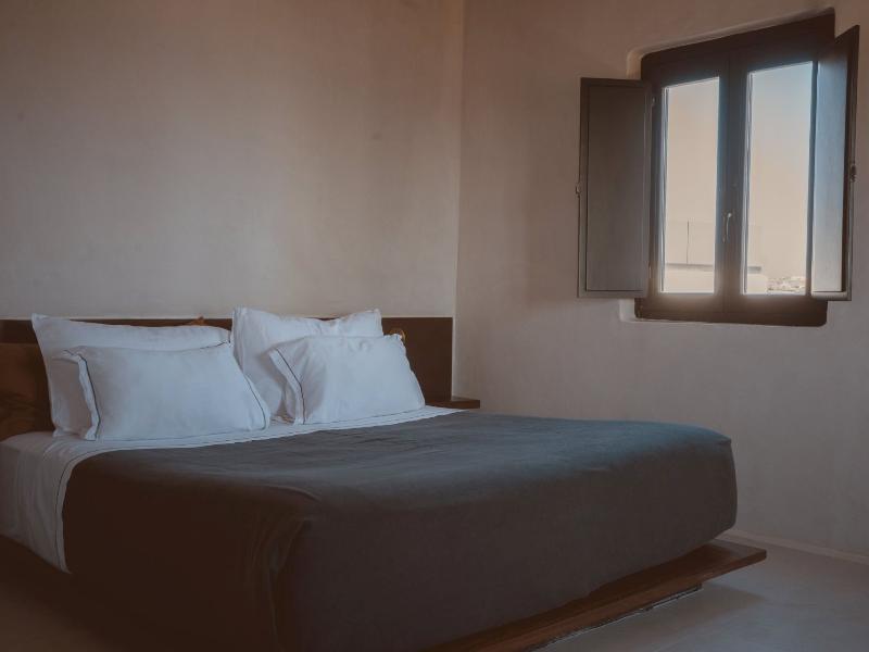 Bed room