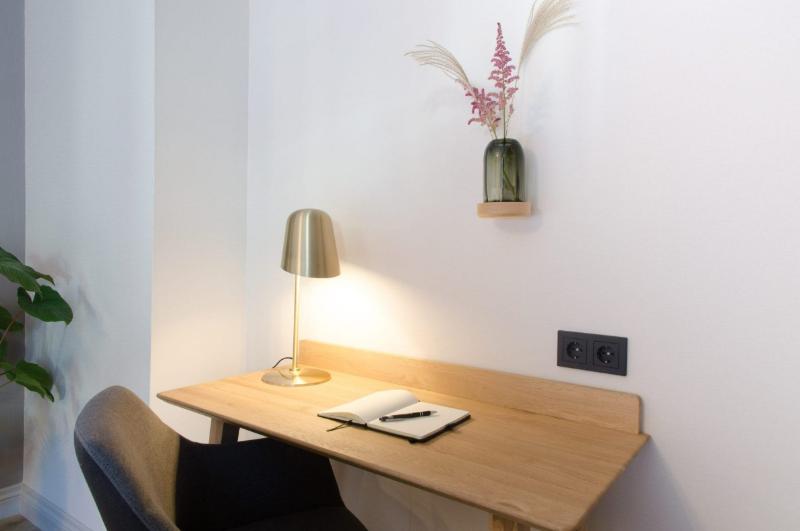 Hotel Flora Batava image