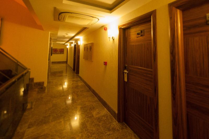 Armin Otel image