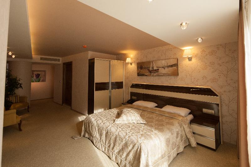 Armin Otel image
