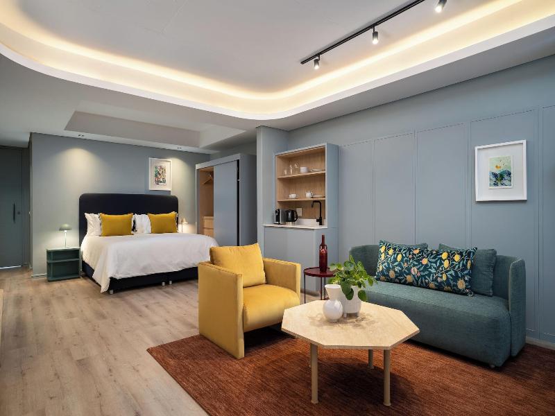 The Quarter Apartments image