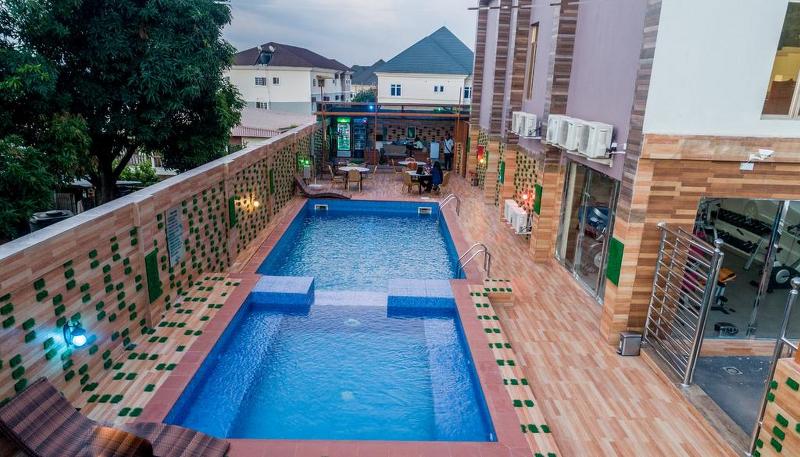 Maxbe Continental Hotel