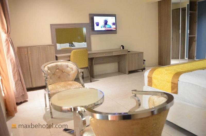 Maxbe Continental Hotel 4
