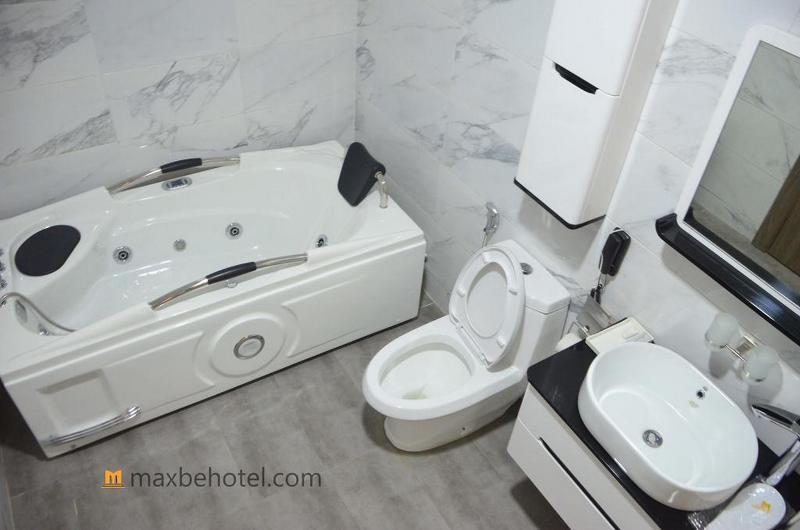 Maxbe Continental Hotel 5