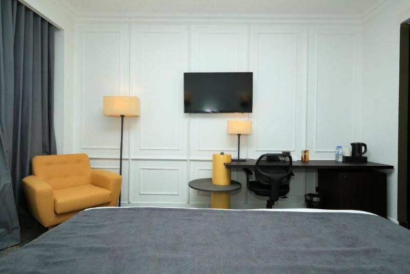 Pine Astoria Hotel image
