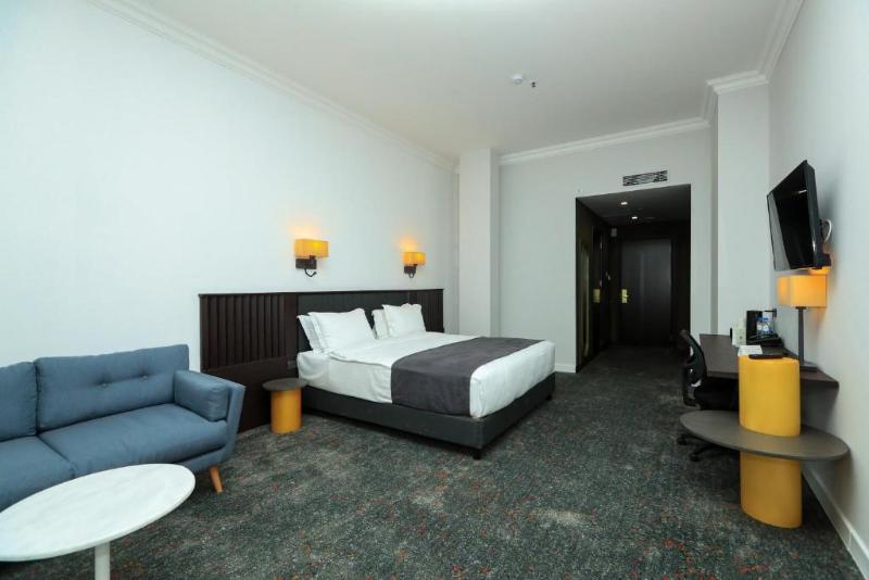 Pine Astoria Hotel image