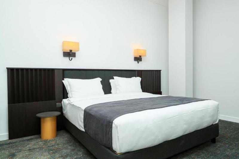 Pine Astoria Hotel image