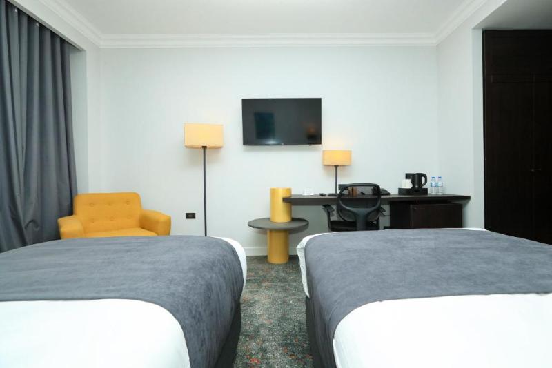 Pine Astoria Hotel image