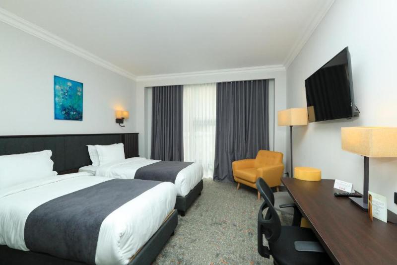 Pine Astoria Hotel image
