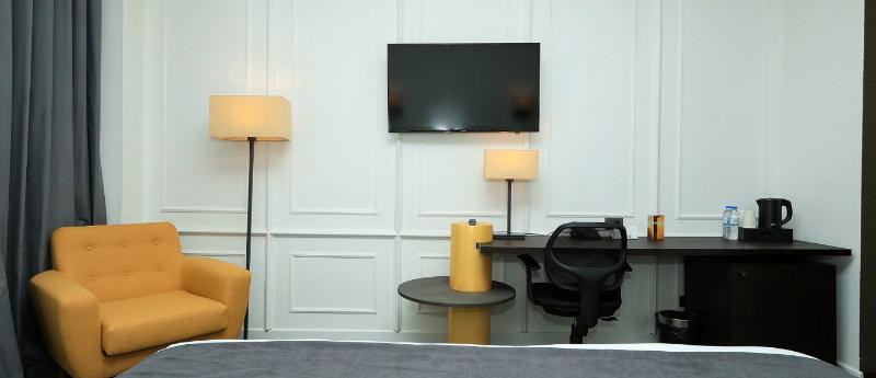 Pine Astoria Hotel image