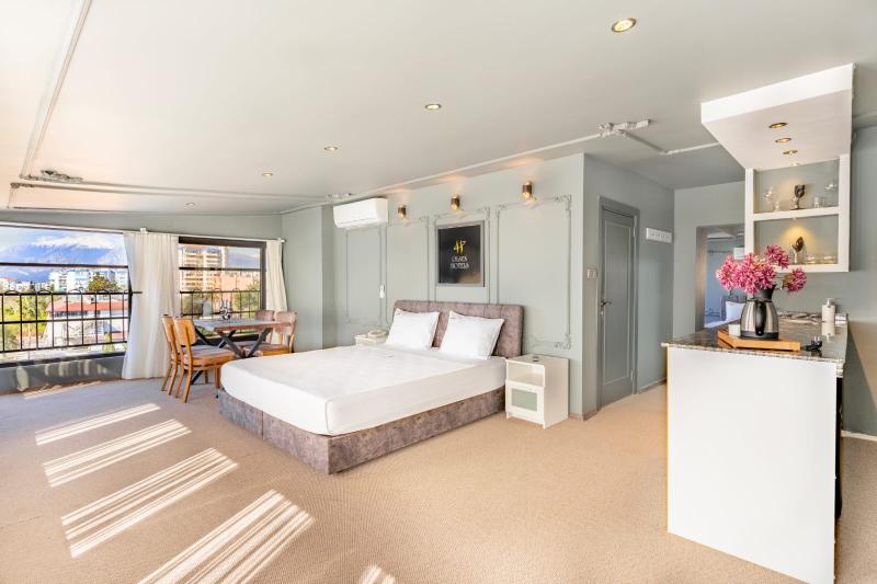 Olsen Hotels image