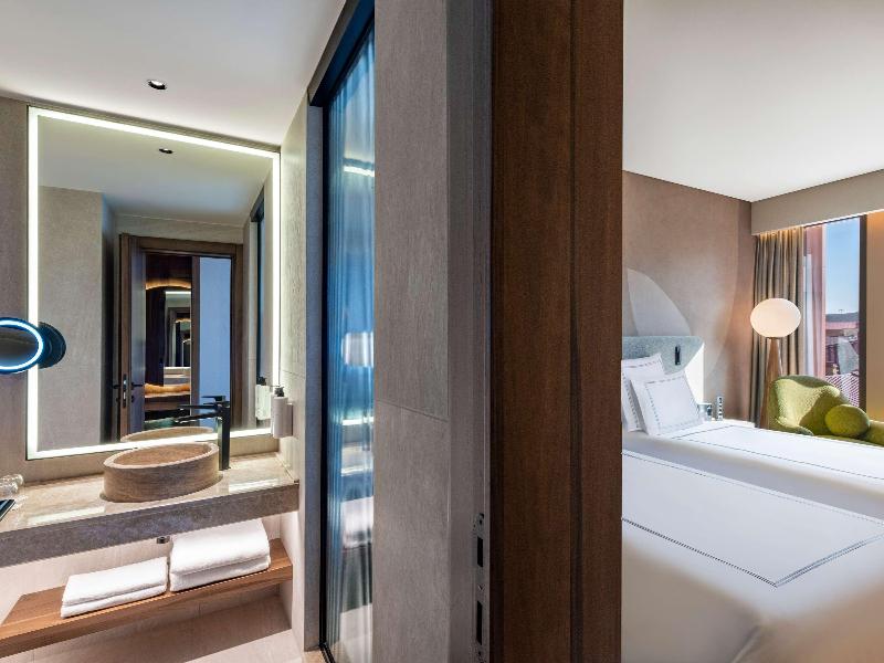 Swissôtel Tbilisi image
