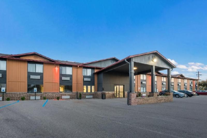 Super 8 by Wyndham Marston image