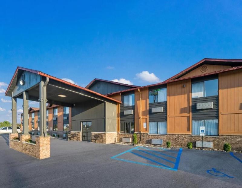 Super 8 by Wyndham Marston image