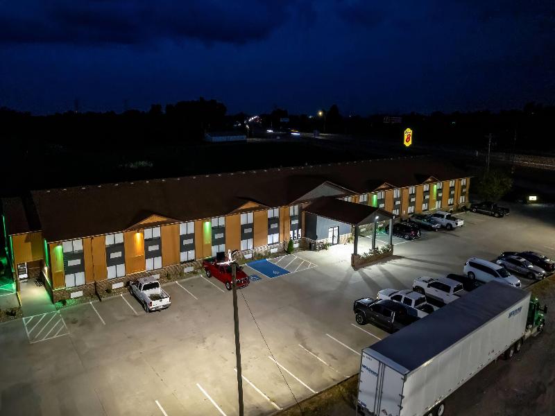 Super 8 by Wyndham Marston image