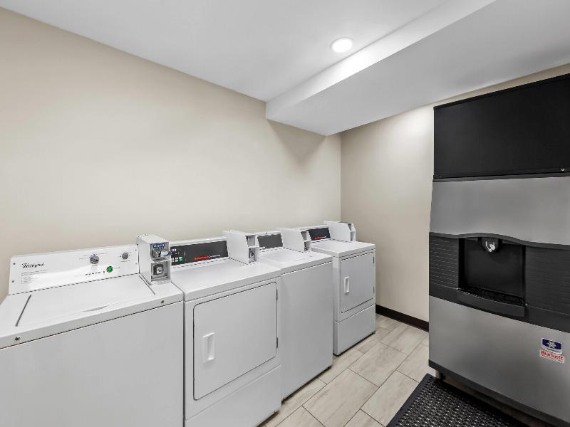 Super 8 by Wyndham Marston