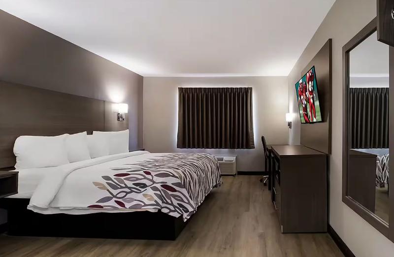 Super 8 by Wyndham Marston image