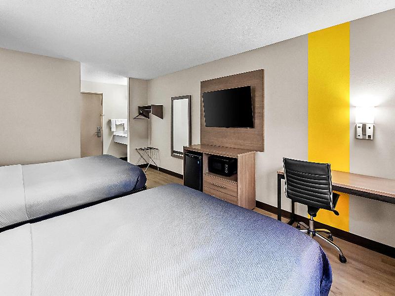 Super 8 by Wyndham Marston image