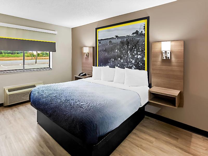 Super 8 by Wyndham Marston image