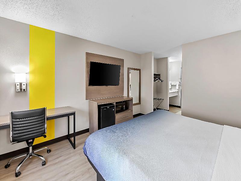 Super 8 by Wyndham Marston image