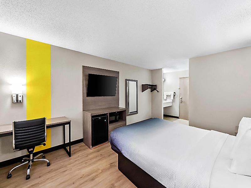 Super 8 by Wyndham Marston image