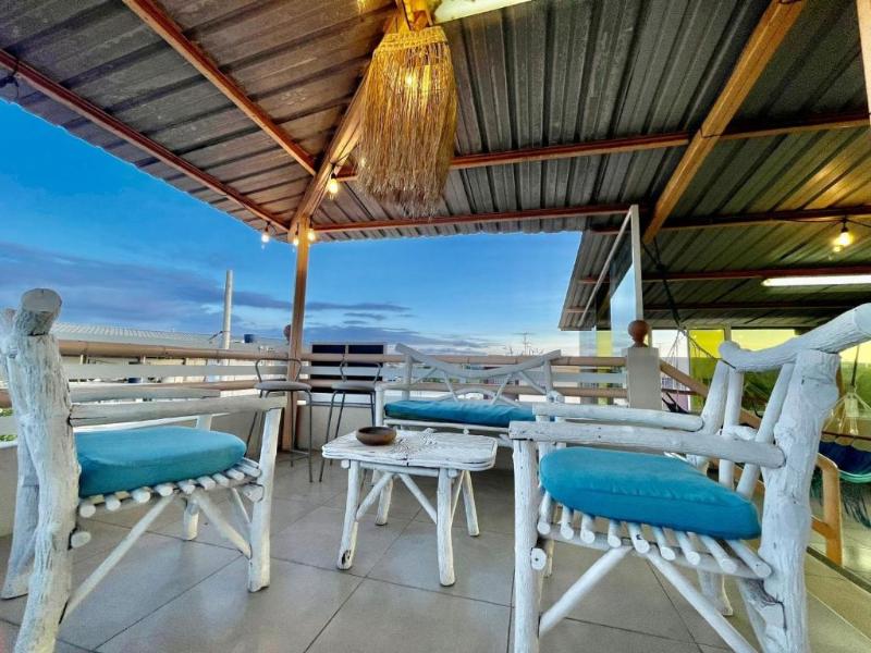 Reef Hostel Manta