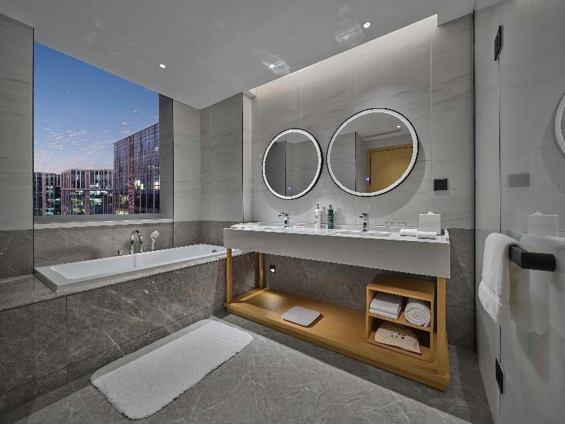 Hilton Garden Inn Beijing Haidian Daoxiang Lake image